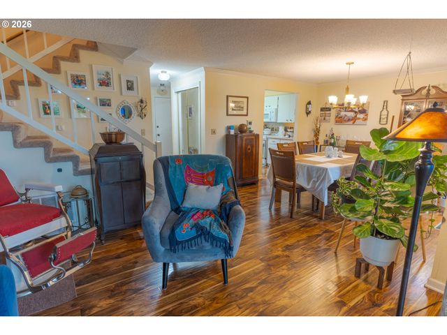 279 MCNARY HEIGHTS Dr N, Keizer, OR 97303