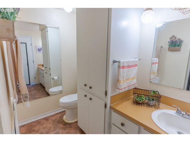 279 MCNARY HEIGHTS Dr N, Keizer, OR 97303