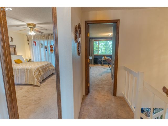279 MCNARY HEIGHTS Dr N, Keizer, OR 97303
