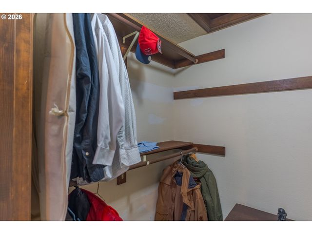 279 MCNARY HEIGHTS Dr N, Keizer, OR 97303