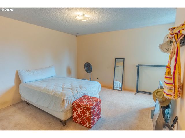 279 MCNARY HEIGHTS Dr N, Keizer, OR 97303