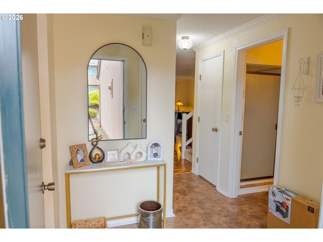 279 MCNARY HEIGHTS Dr N, Keizer, OR 97303