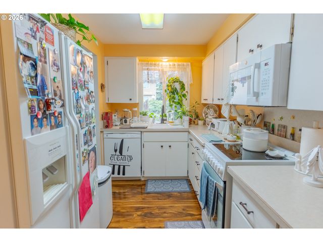 279 MCNARY HEIGHTS Dr N, Keizer, OR 97303