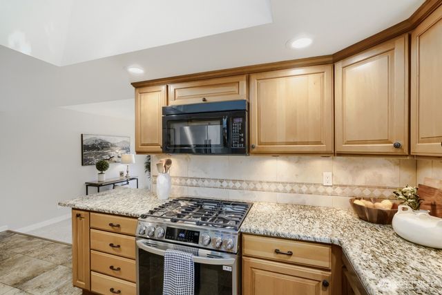 13426 117th Avenue NE, Kirkland, WA 98034