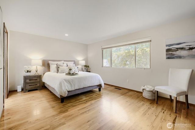 13426 117th Avenue NE, Kirkland, WA 98034