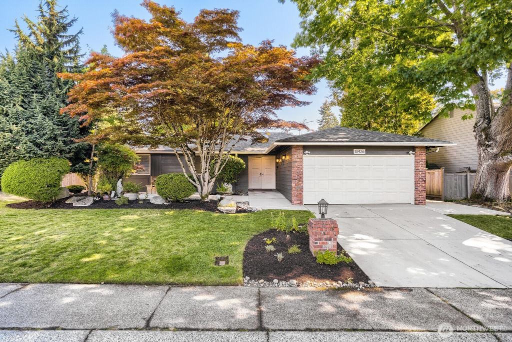 13426 117th Avenue NE, Kirkland, WA 98034