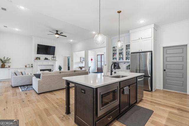 1180 Summerfield Lane, Bogart, GA 30622