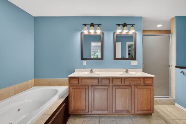 4809 Sawyers Drive, Des Moines, IA 50310