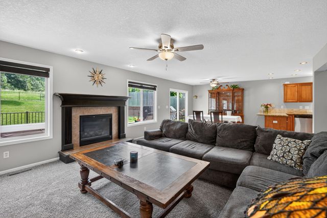 4809 Sawyers Drive, Des Moines, IA 50310