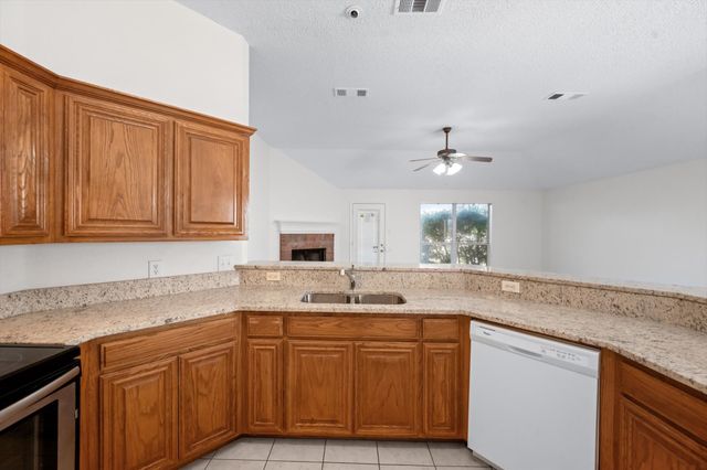 8008 Peregrine Trail, Arlington, TX 76001