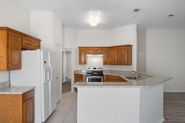 8008 Peregrine Trail, Arlington, TX 76001