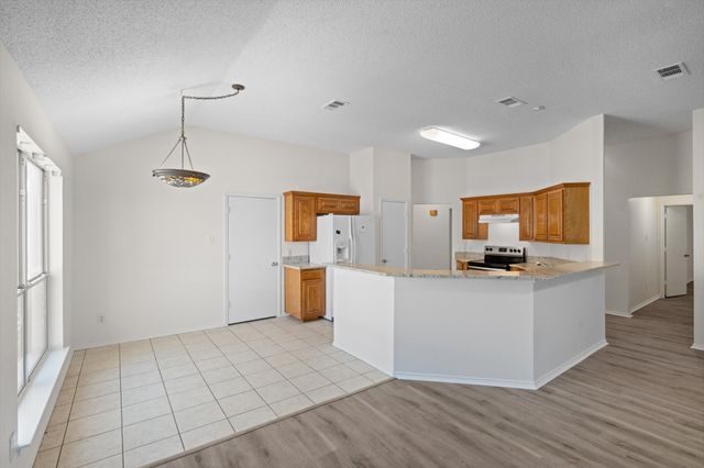 8008 Peregrine Trail, Arlington, TX 76001