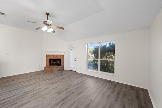 8008 Peregrine Trail, Arlington, TX 76001