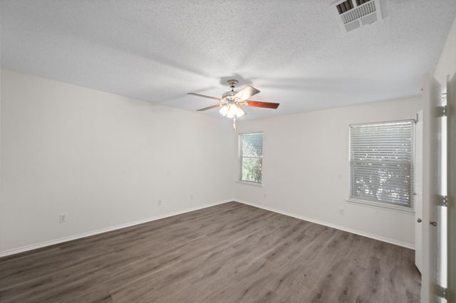 8008 Peregrine Trail, Arlington, TX 76001