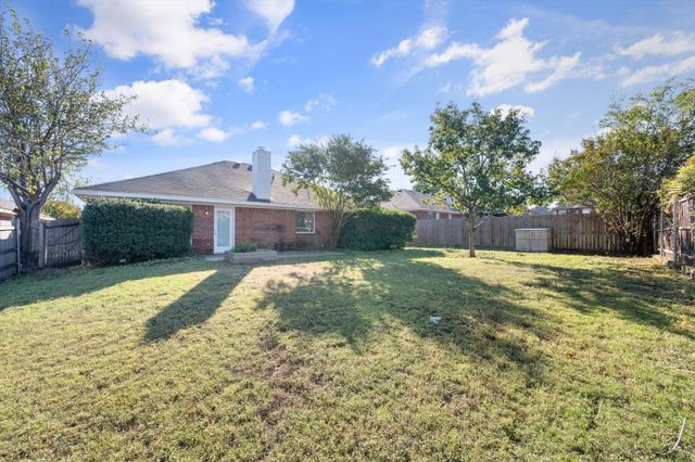 8008 Peregrine Trail, Arlington, TX 76001