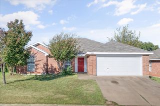 8008 Peregrine Trail, Arlington, TX 76001
