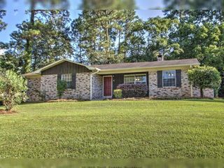 4 Sharmont Drive, Hattiesburg, MS 39402