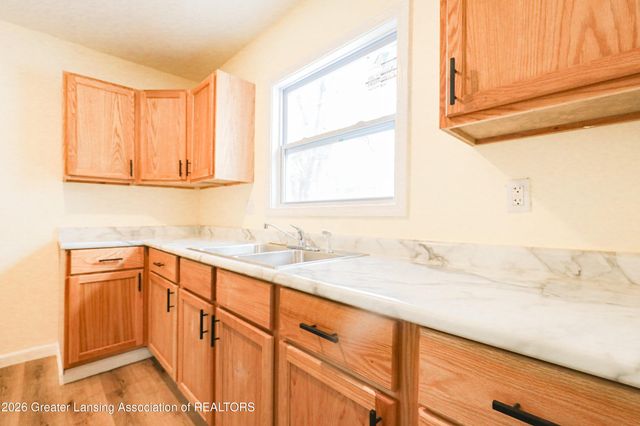 1004 Mccullough Street, Lansing, MI 48912