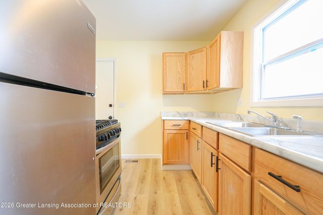 1004 Mccullough Street, Lansing, MI 48912