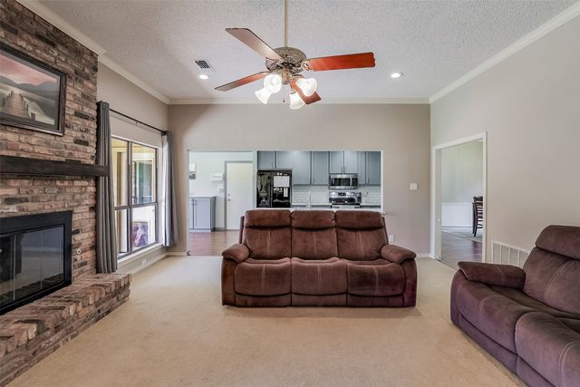 1034 Huntington Drive, Duncanville, TX 75137