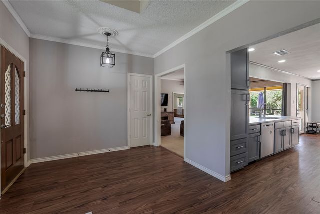 1034 Huntington Drive, Duncanville, TX 75137