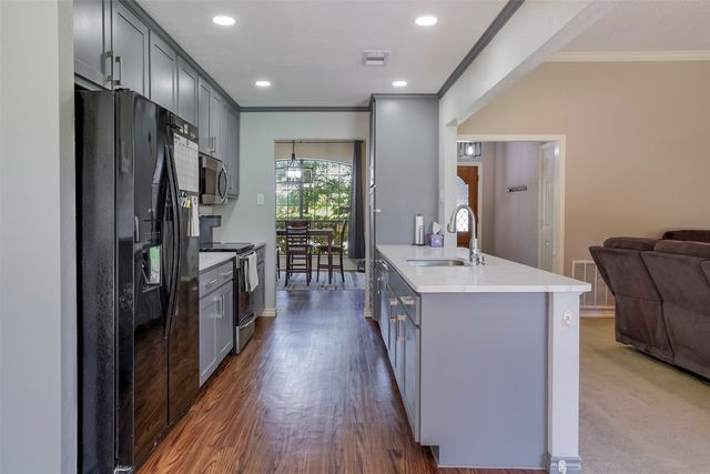 1034 Huntington Drive, Duncanville, TX 75137