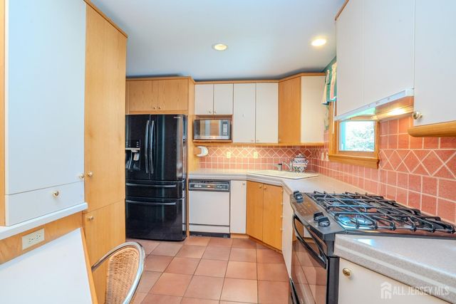 2215 Polk Avenue, North Brunswick, NJ 08902