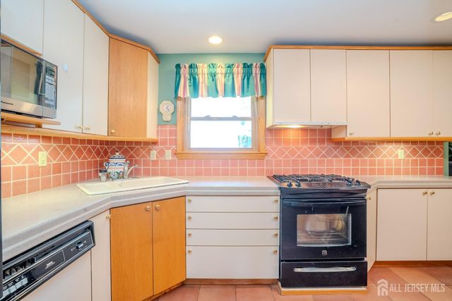 2215 Polk Avenue, North Brunswick, NJ 08902