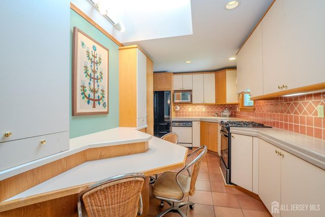 2215 Polk Avenue, North Brunswick, NJ 08902