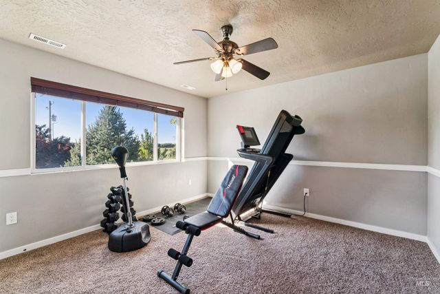 6268 W Lake Hazel Rd, Nampa, ID 83687