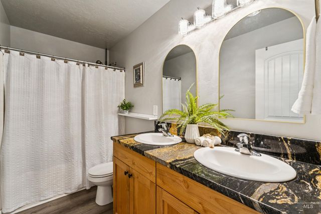 6268 W Lake Hazel Rd, Nampa, ID 83687