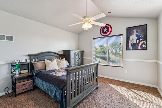 6268 W Lake Hazel Rd, Nampa, ID 83687