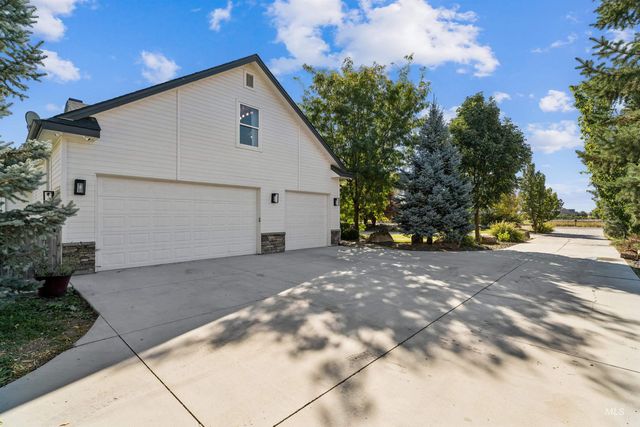 6268 W Lake Hazel Rd, Nampa, ID 83687