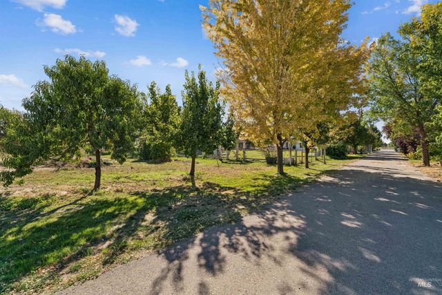 6268 W Lake Hazel Rd, Nampa, ID 83687