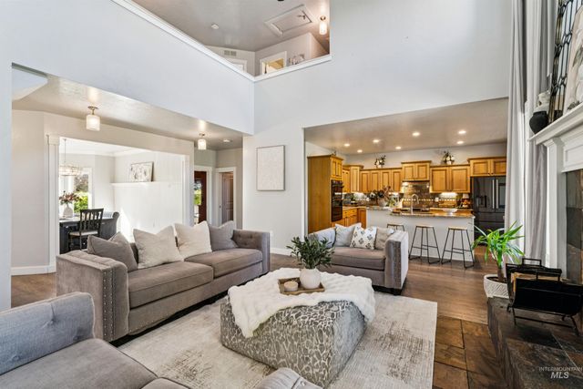 6268 W Lake Hazel Rd, Nampa, ID 83687