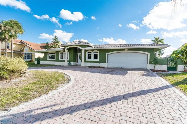 2732 NE 10th St, Pompano Beach, FL 33062