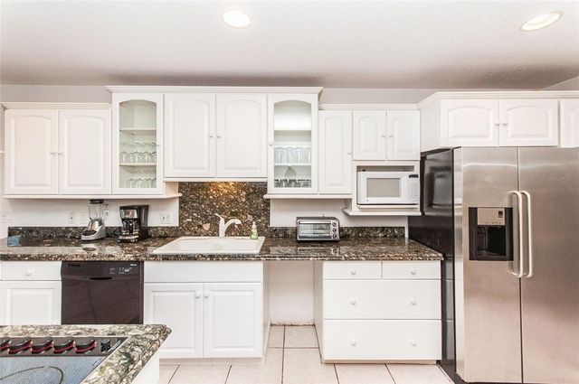 2732 NE 10th St, Pompano Beach, FL 33062