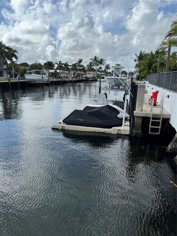 2732 NE 10th Street, Pompano Beach, FL 33062