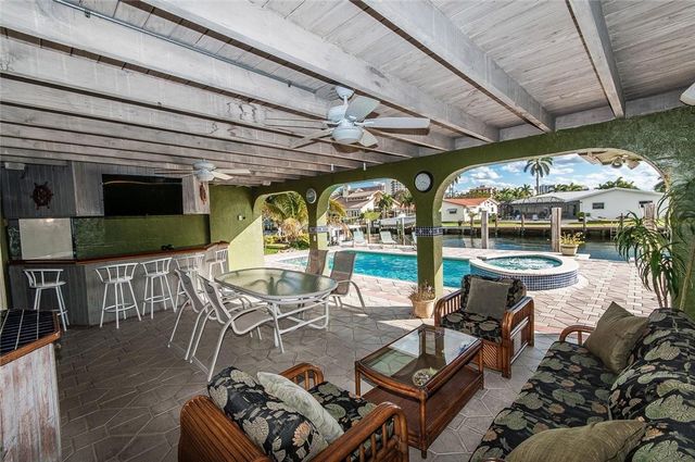 2732 NE 10th St, Pompano Beach, FL 33062