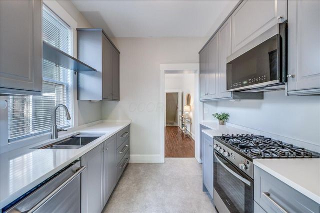 992 Delaware Avenue, Columbus, OH 43201