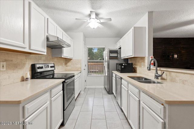 3862 ORLANDO Circle W, Jacksonville, FL 32207