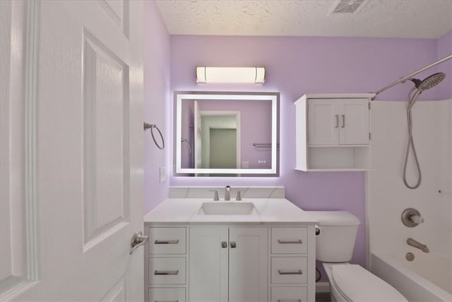6607 N Andover Way, Hamilton Twp, OH 45152