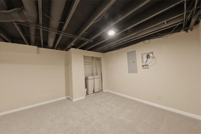 6607 N Andover Way, Hamilton Twp, OH 45152