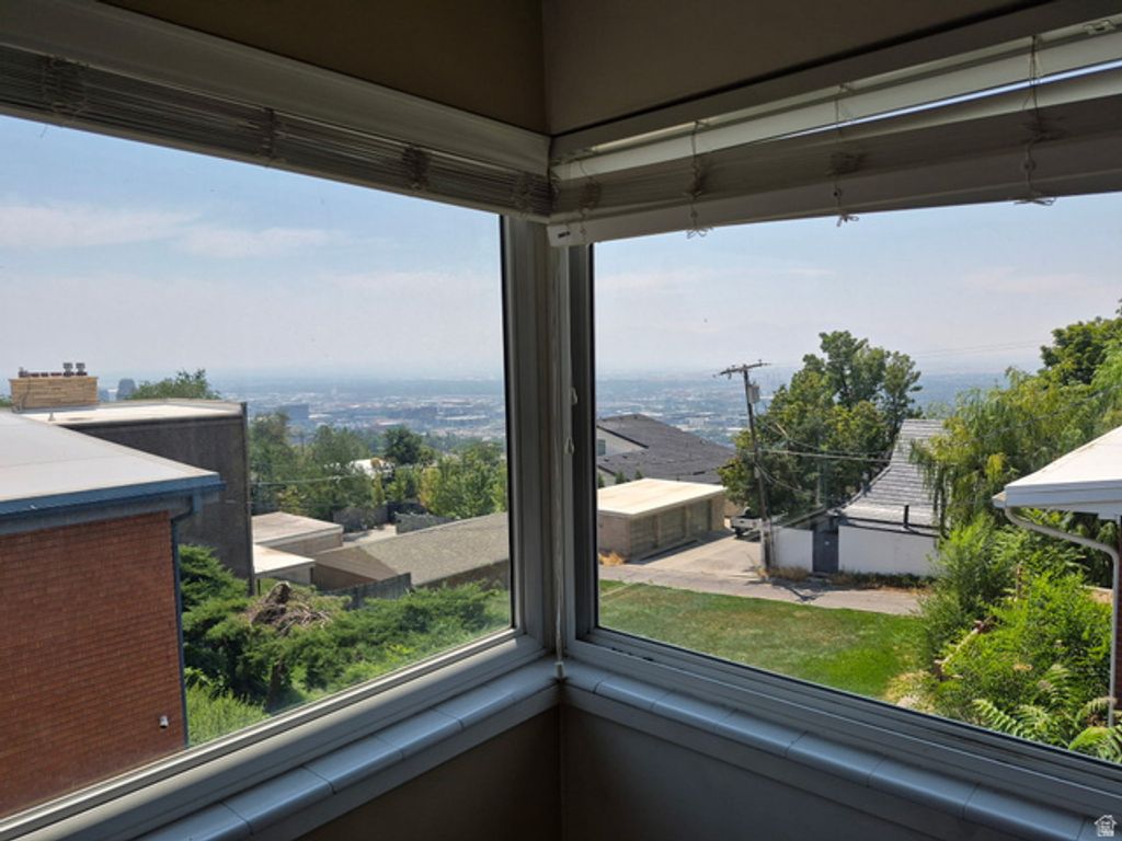 699 N EASTCAPITOL BLVD, Salt Lake City, UT 84103 — photo 4