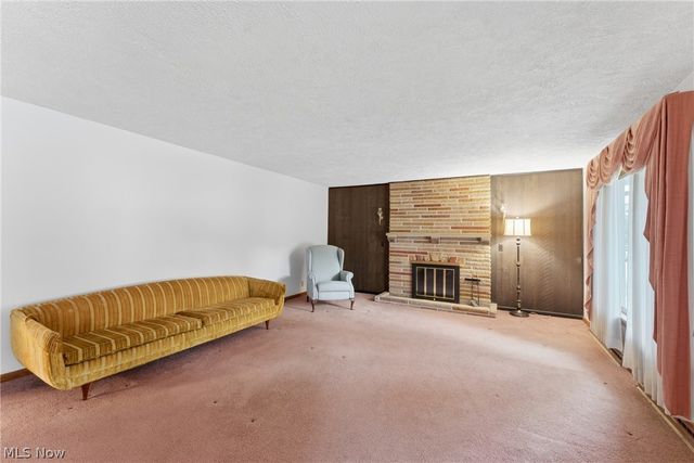 1304 E 2nd Street, Dover, OH 44622