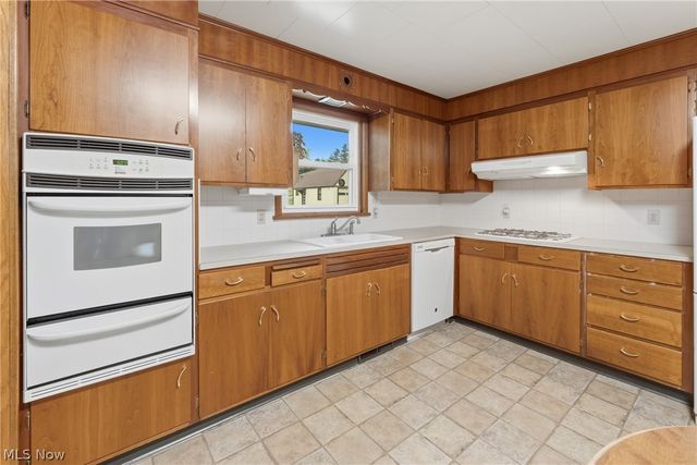 1304 E 2nd Street, Dover, OH 44622