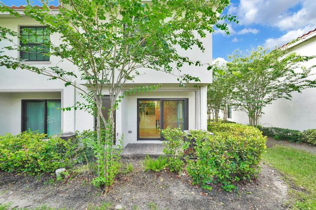 5045 Genove Place, Riviera Beach, FL 33410