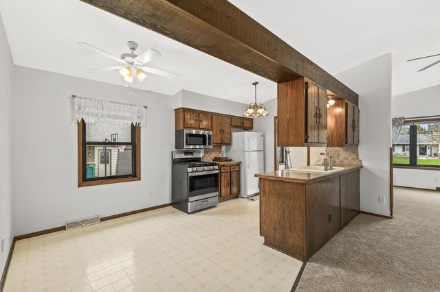 W164N10555 Timberline COURT, Germantown, WI 53022