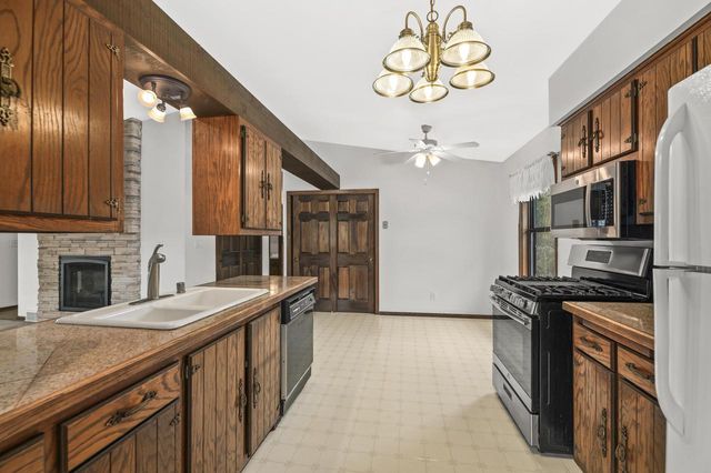 W164N10555 Timberline COURT, Germantown, WI 53022