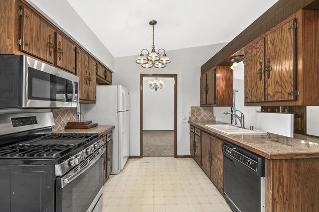 W164N10555 Timberline COURT, Germantown, WI 53022